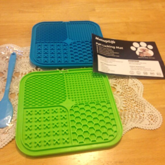 Suction cup hold licking mats for dogs, new - Picture 1 of 5